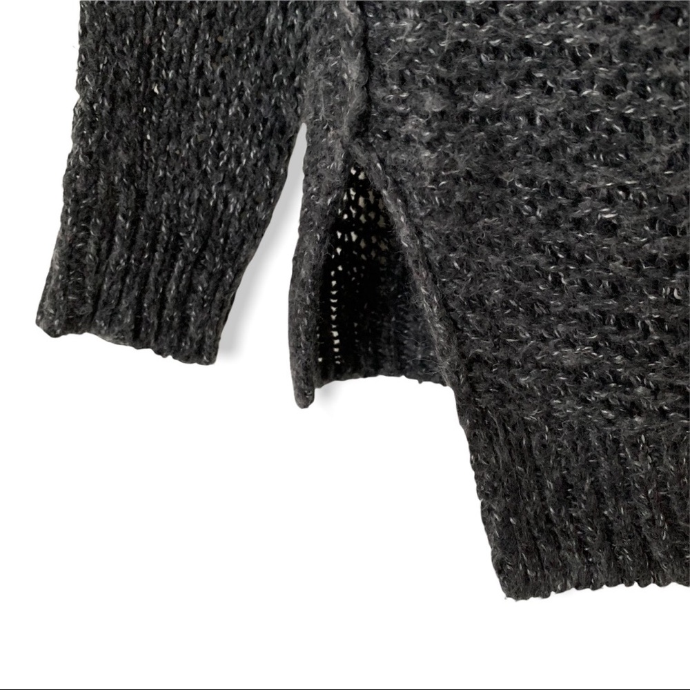 Hollister Sweater - M/L - Picture 4 of 6